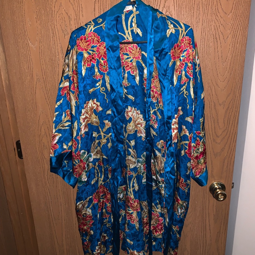 Women’s Victoria Secret Silk Robe